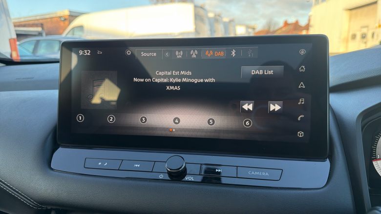 Nissan Qashqai 1.3 DiG-T MH N-Connecta 5dr Petrol Hatchback